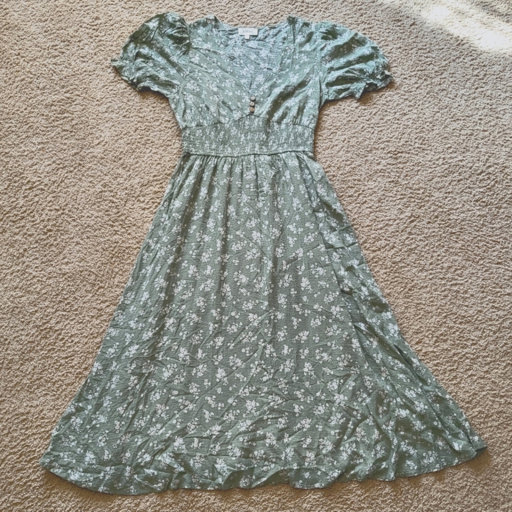 Bohme Sage Green Floral Dress. Size Small